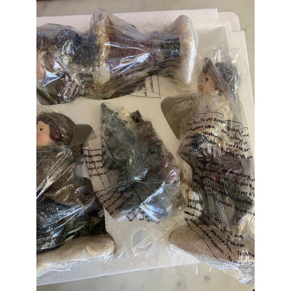 NEW NIB Kirkland Christmas Kids and Snowman Scene Figurines - Picture 4 of 6